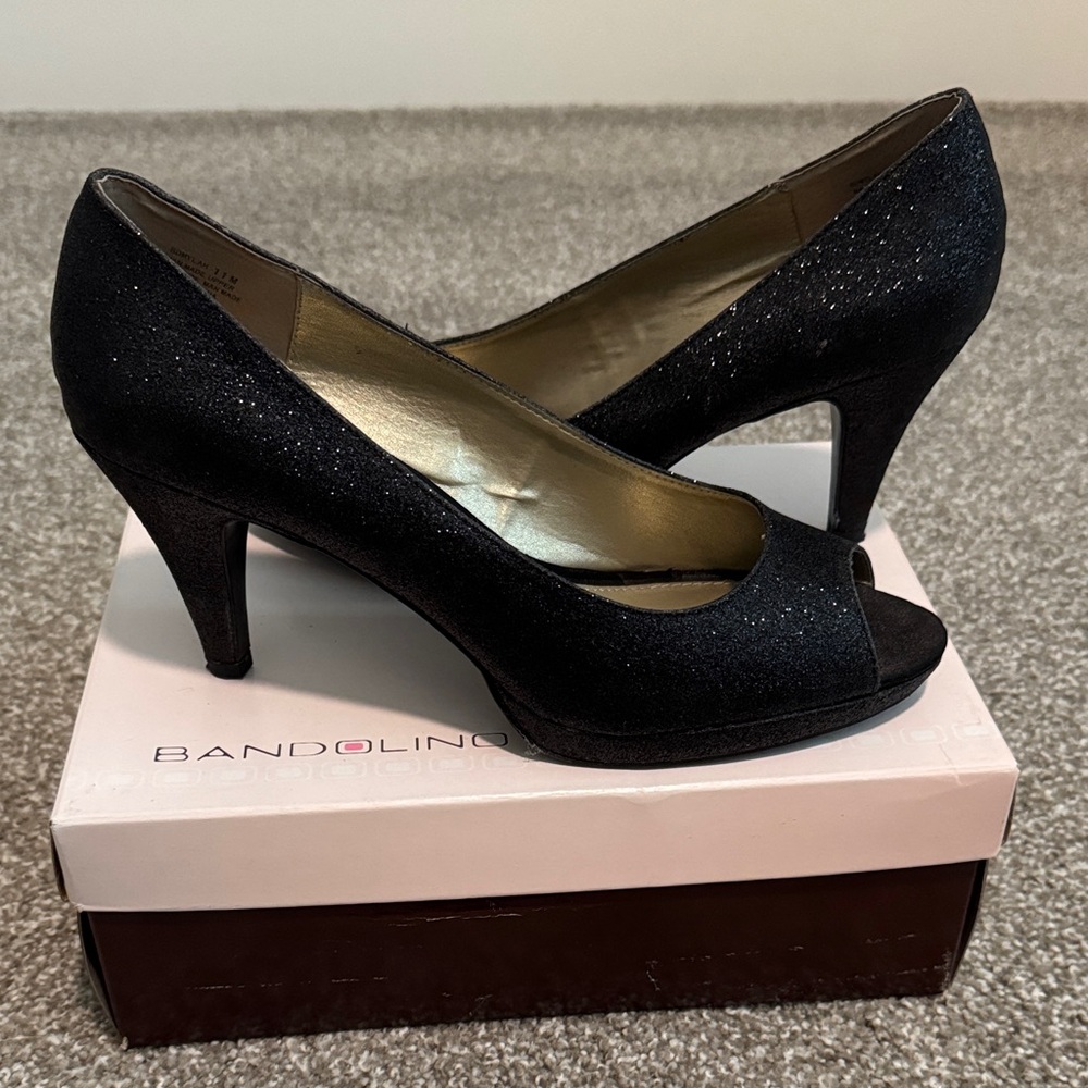 Bandolino Glittery Black Peep Toe Heels